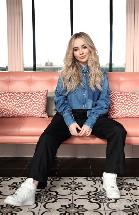 sabrina carpenter inspired outfits.